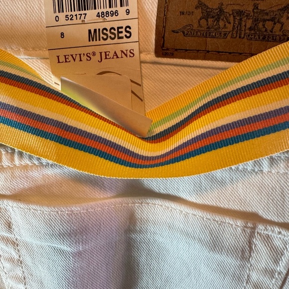 Levi Women's White Jeans Caprice - Picture 2 of 4